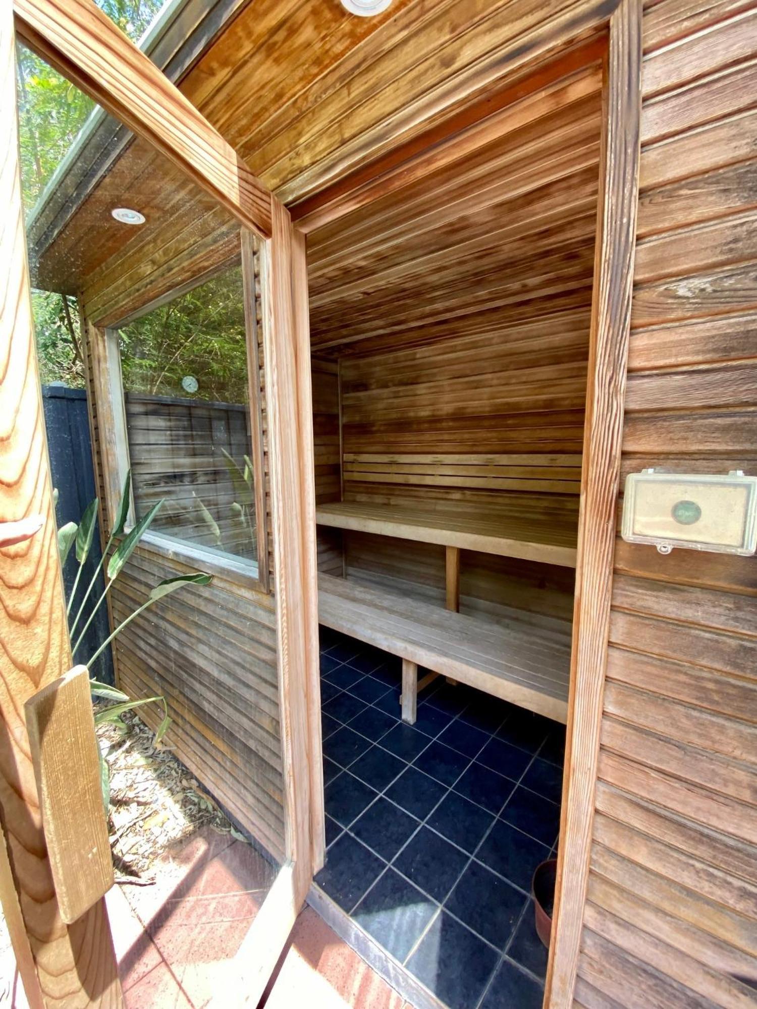 הוילה Urangan Quarterdecks Retreat מראה חיצוני תמונה