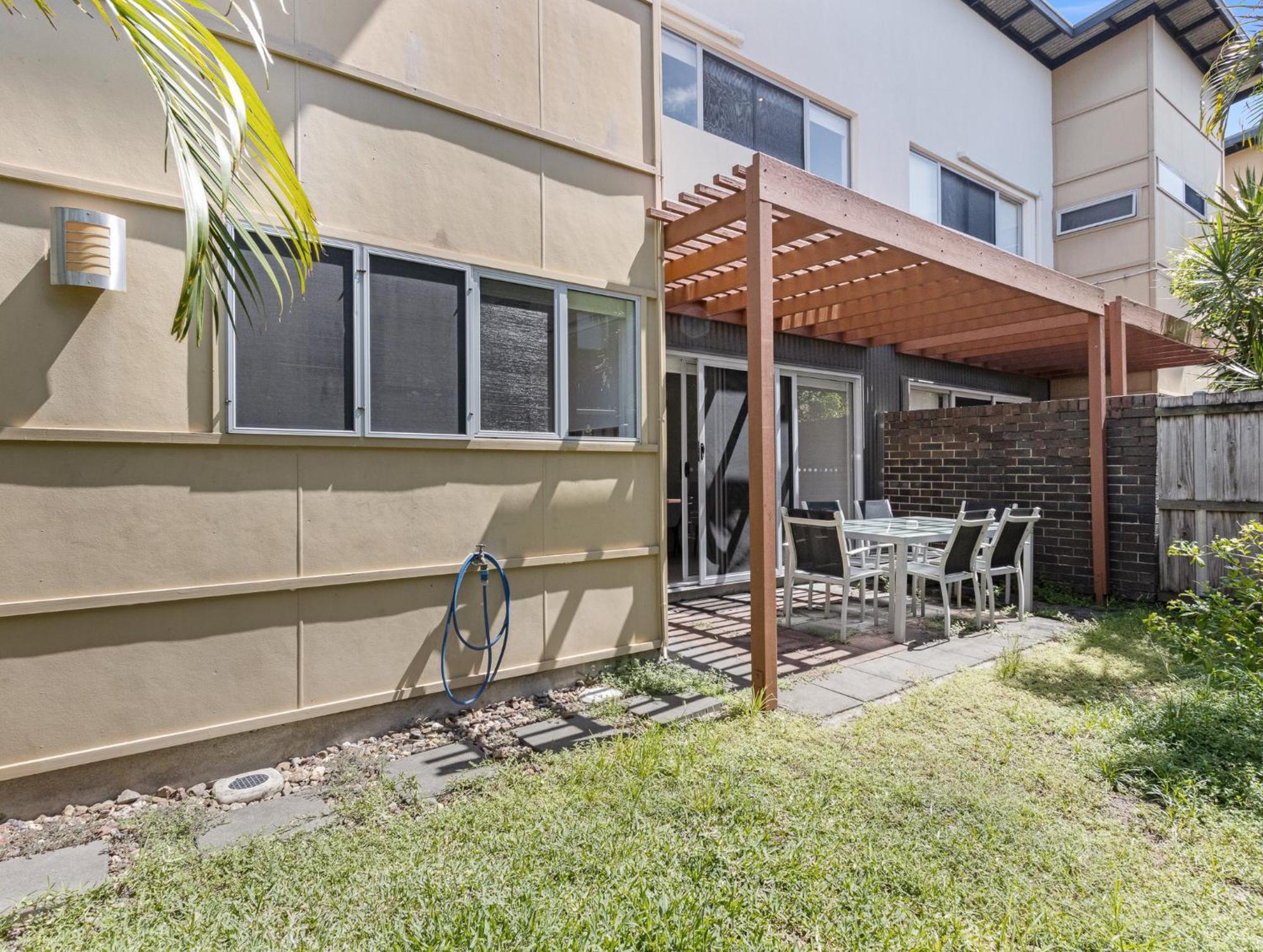 הוילה Urangan Quarterdecks Retreat מראה חיצוני תמונה