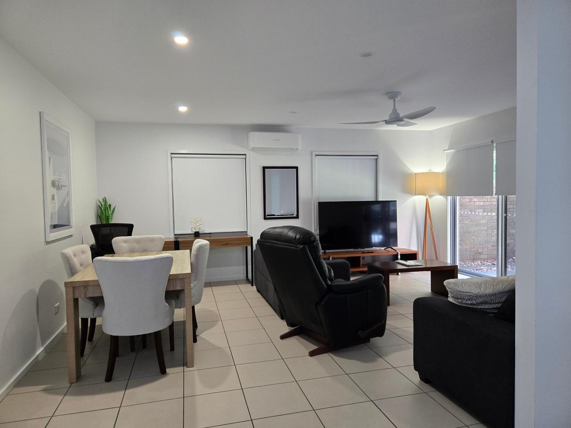 הוילה Urangan Quarterdecks Retreat מראה חיצוני תמונה