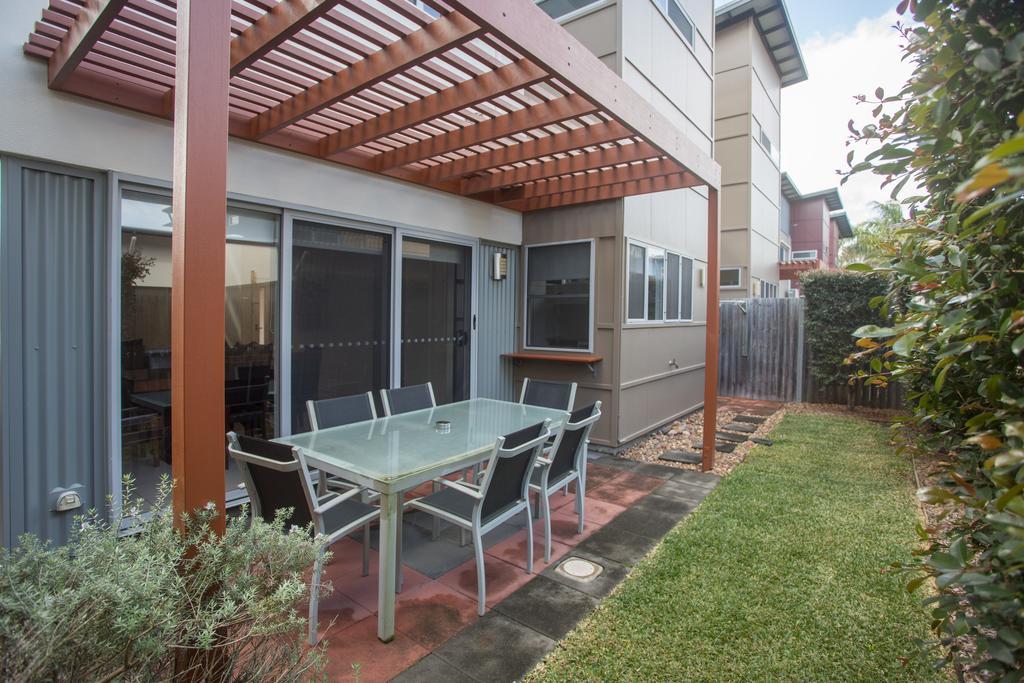 הוילה Urangan Quarterdecks Retreat מראה חיצוני תמונה